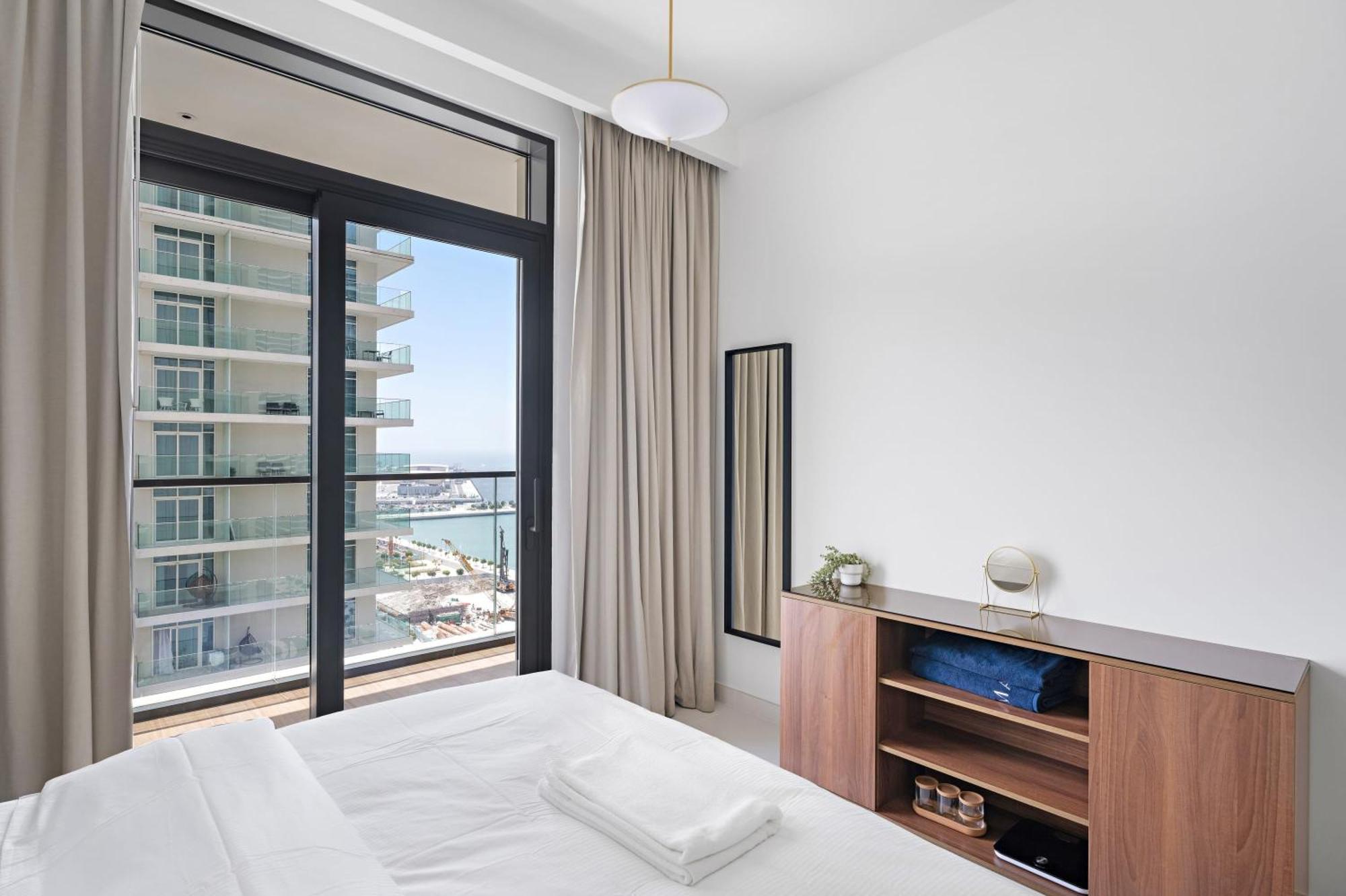 Silkhaus Sea & Palm View 1bdr In Marina Vista Apartment